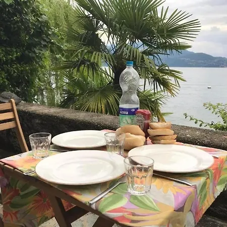 Dom wakacyjny Das Alte Fischerhaus Am See Oggebbio